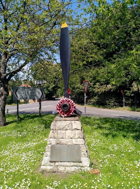 War Memorial, Stirling EH940 & Lancaster LM292