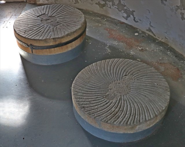 Mill stones