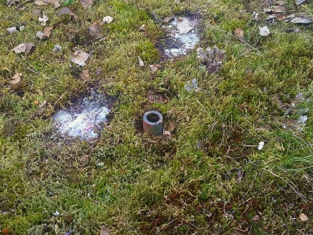 Rör i berg med triangel