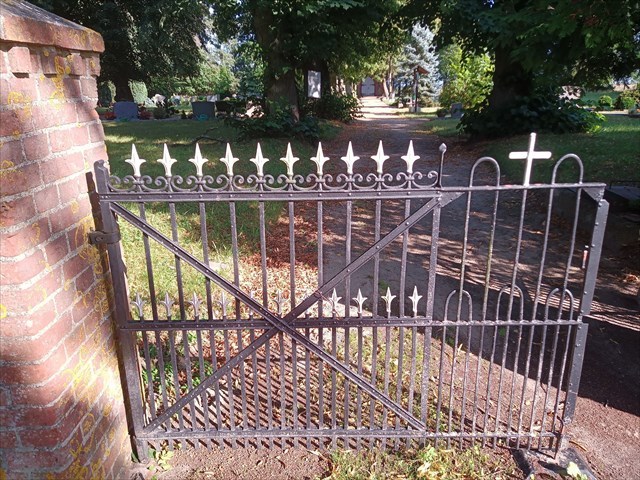 Eingang zum Friedhof Premslin