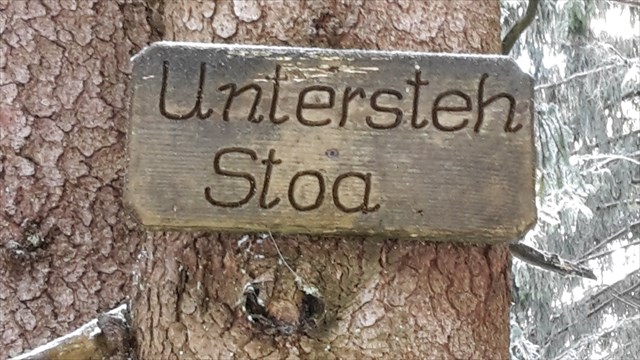 Schild Untersteh Stoa