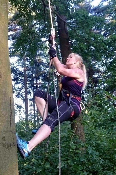 Paťka začíná lozit