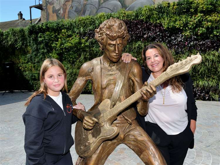 Keith Richards’ daughter Angela (right), with her daughter Ava,12