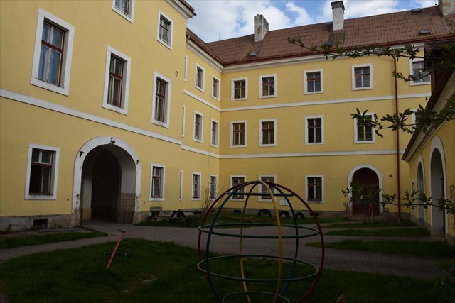 Hřiště na nádvoří pevnostního velitelství