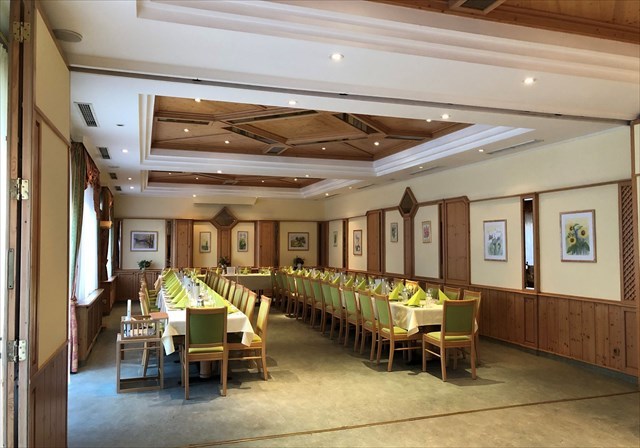 Im Dorfzentrum Prottes