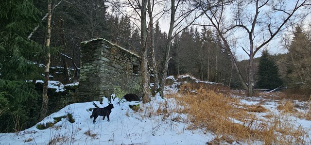 Dupovsky mlyn od řeky