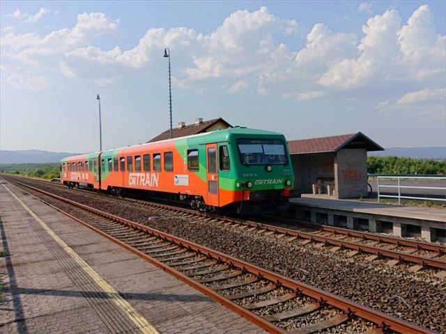 Průjezd rychlíkového vlaku (klikněte pro zobrazení v plné velikosti) Rychlik 2022