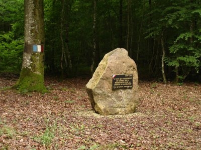 http://img.geocaching.com/cache/9247169f-851b-4133-8ba8-7348643c7709.jpg