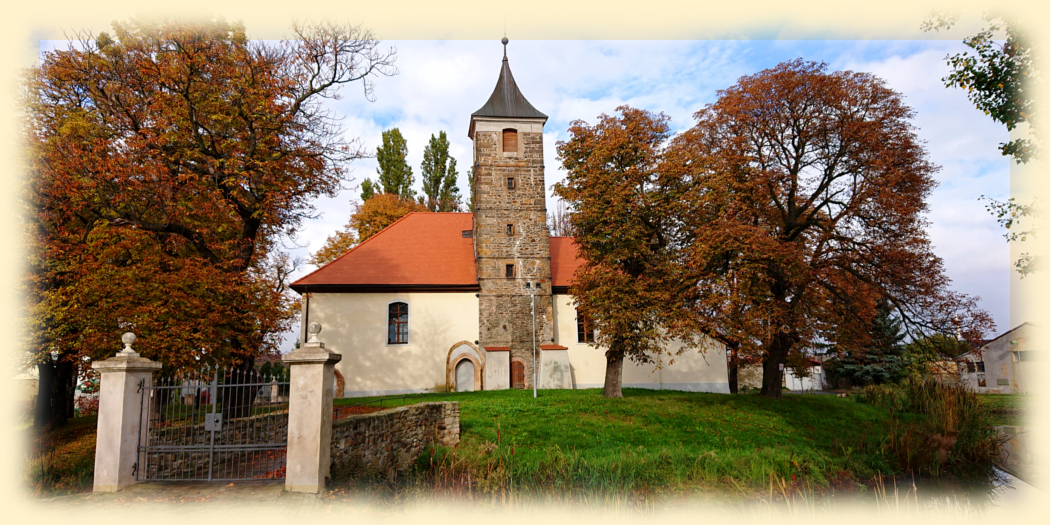 Kostel sv. Bartoloměje (říjen 2022) Kostel