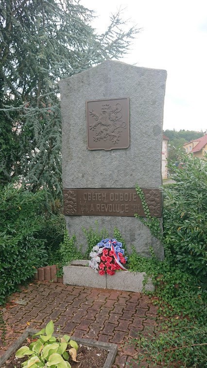 Pomník na náměstí Chuchelských Bojovníků