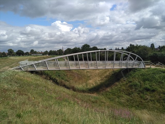 Little Bridges Queens Sconce