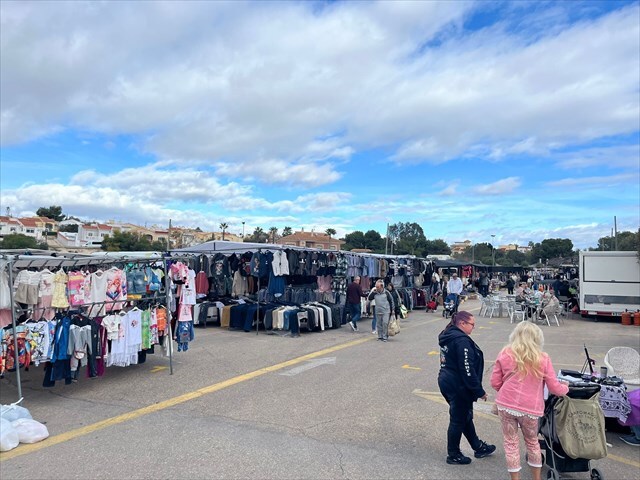 Mercadillo del Jueves 01