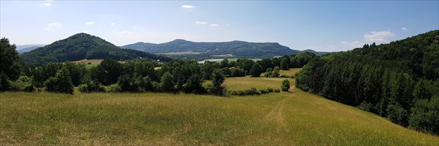 Výhled na: Skalický vrch, Slunečná, Česká skála