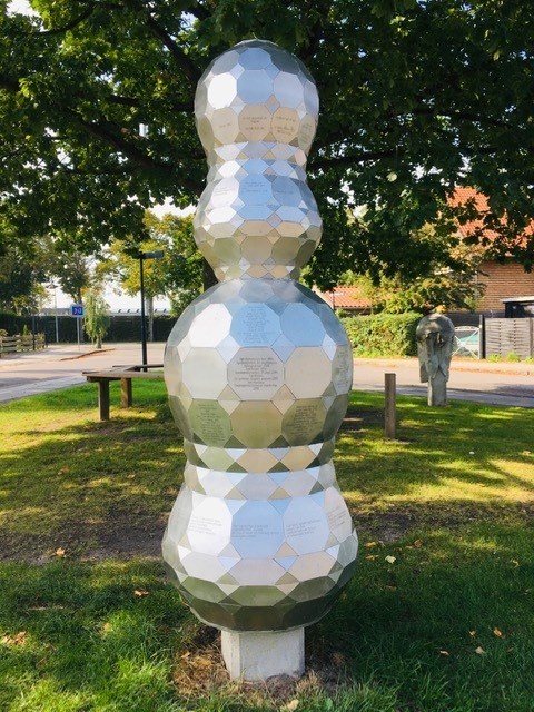 a8c037c2-1a37-41d8-9484-acf653e0ddaf_l.jpg (480×640)