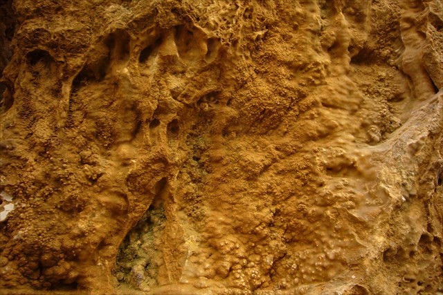 Corrosió del bloc calcari per acció de l’aigua