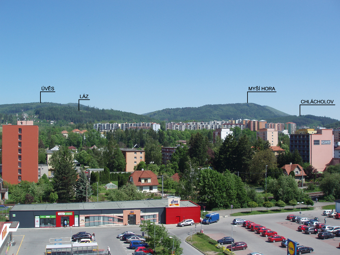 Láz při pohledu z jihu od města