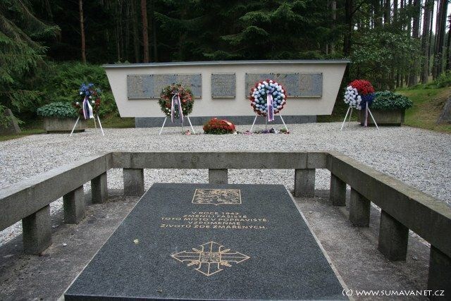 památník popravy ve Spáleném lese