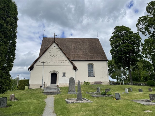 Malsta kyrka från söder