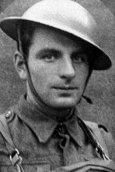 Četař Vladimír Škacha (17. 5. 1920 - 23. 3. 1987) jako příslušník 1. čs. smíšené brigády ve Velké Británii (1940).