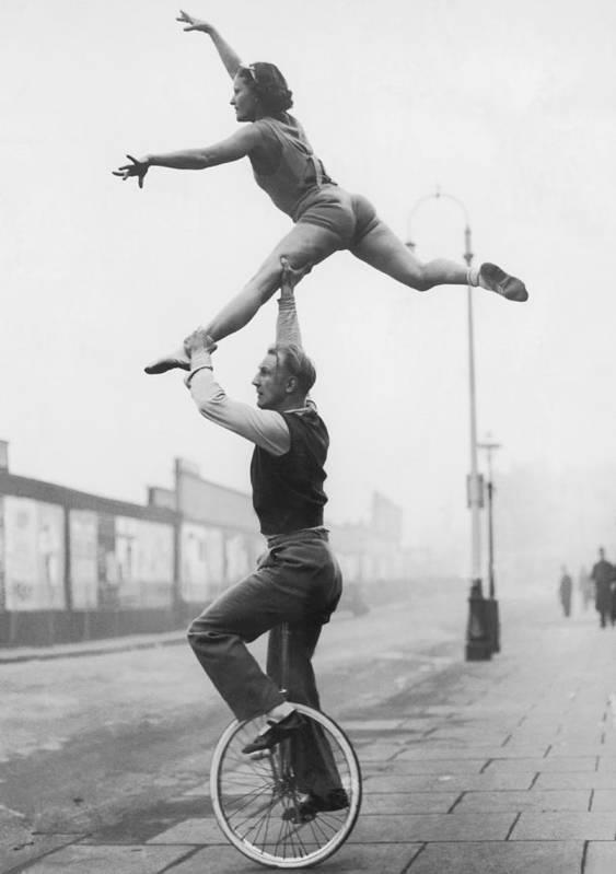 Gigi and Fogie unicycle acrobatics