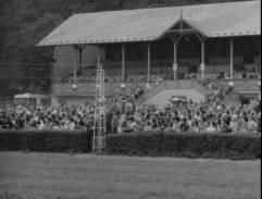 Dostihová tribuna Velká Chuchle z filmu Ece Homo homolka