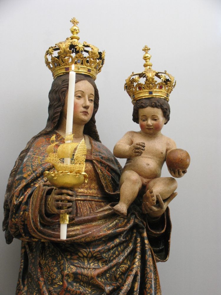 La statua della Madonna