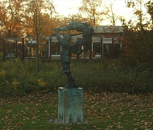 Het beeld aan het Brielse Meer