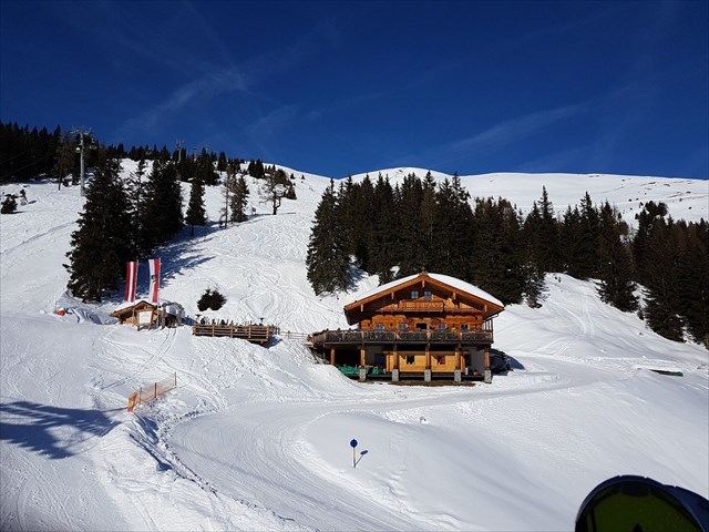 Vierlauchenhütte