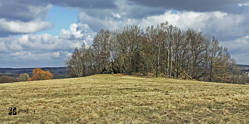 skalka u Valčíku na jaře