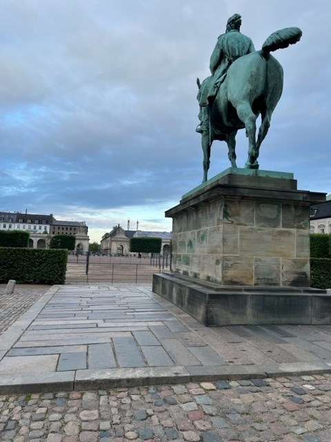 daf46d10-5a5d-4287-9de0-b162bbff0eb6_l.jpg (480×640)