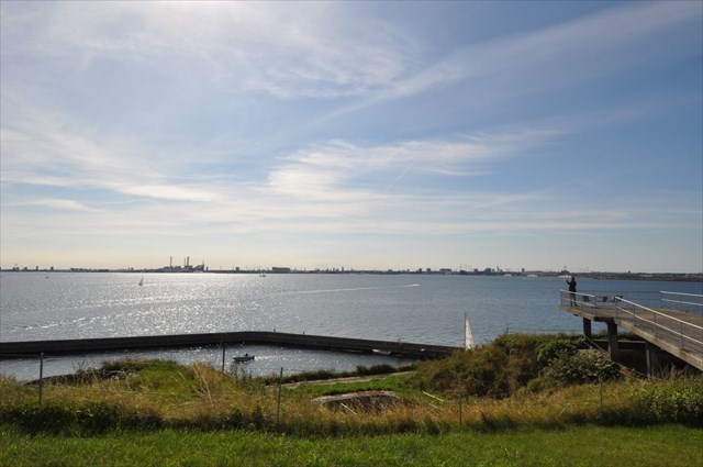 dcce18c3-1ff0-4d2a-97a6-b24dfc12f10e_l.jpg (640×425)