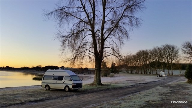 Lake Rerewhakaaitu on a frosty Winter morning