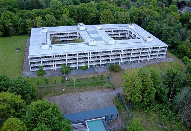 8-tallet. En gigastor kontorbygning