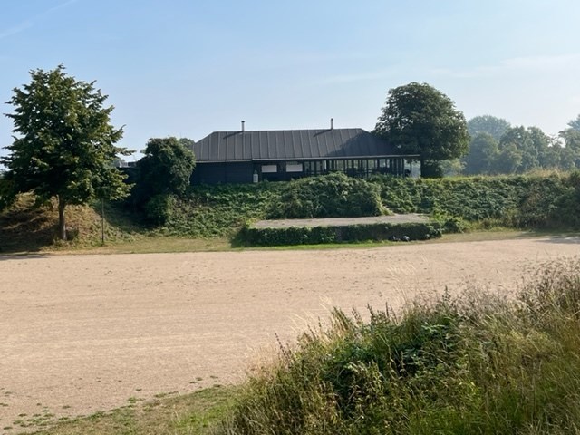 e3e9f4fd-a1da-4250-8801-519ef9bf9f6b_l.jpg (640×480)