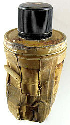 Jedna ze dvou bomb, které byly nalezeny na místě atentátu. V současné době je uložena ve sbírkách Vojenského historického ústavu Praha.