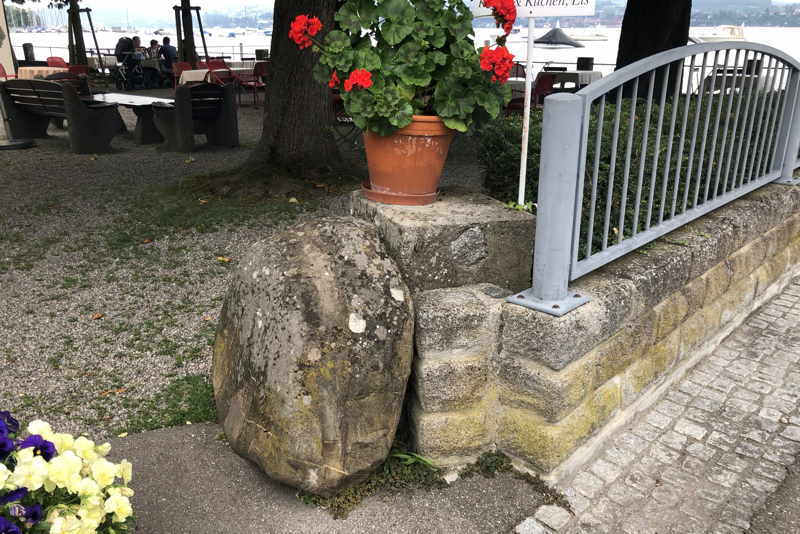 der Stein mit der Info