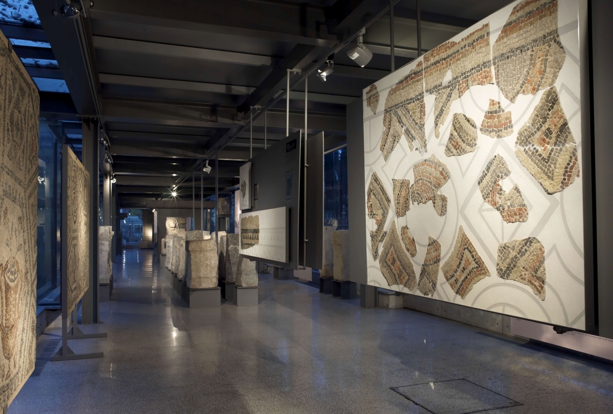 Photo 2-glass pavilion