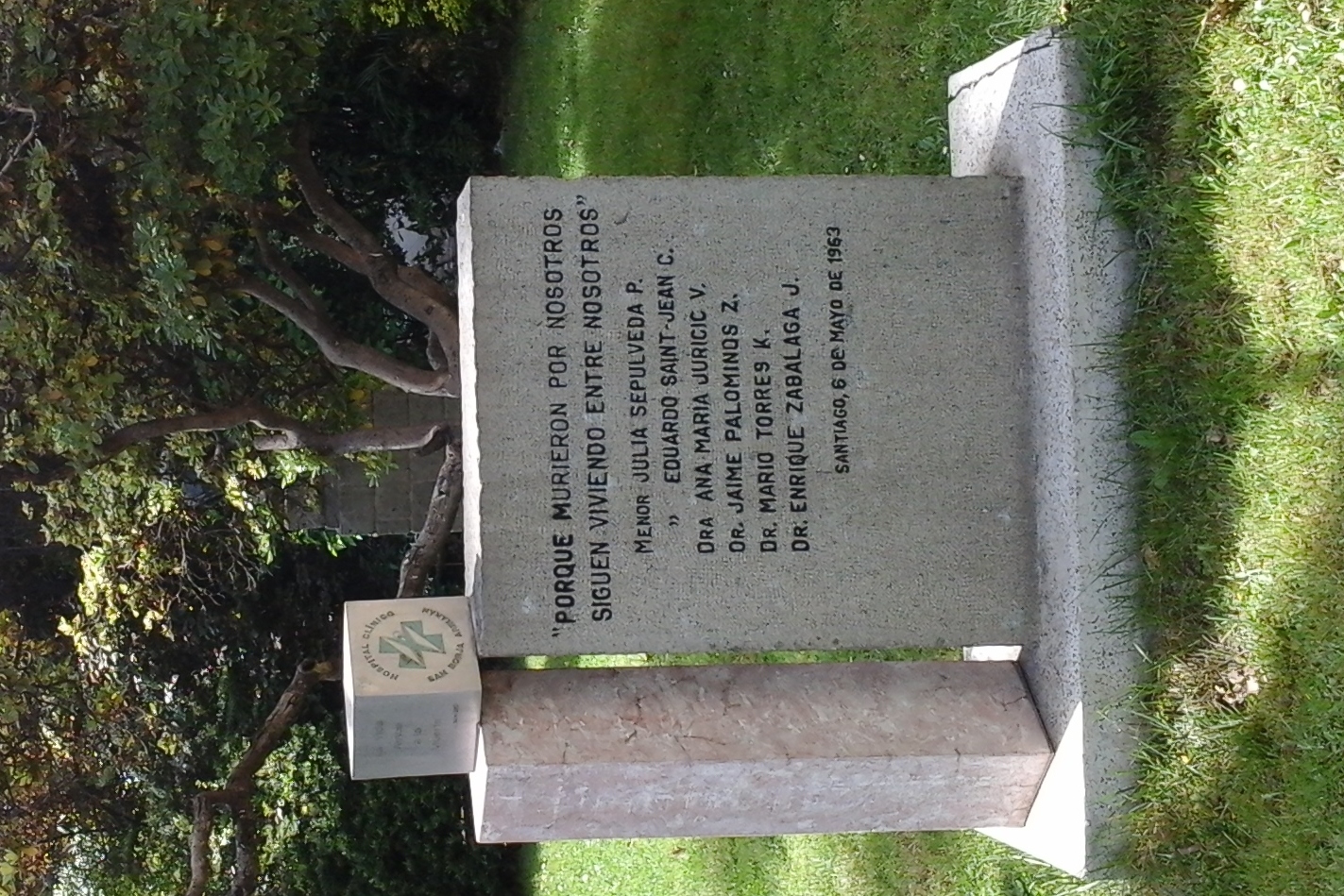 Monumento en conmemoración a las víctimas de la tragedia