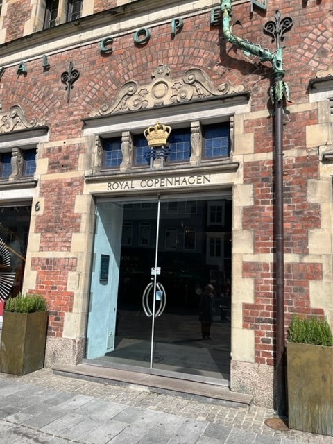 f95d7598-06b0-44d0-943c-5bd7975aab4c_l.jpg (480×640)