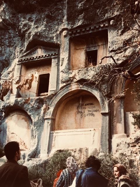 fab64738-4881-4175-b967-586cf80c111f_l.jpg (480×640)