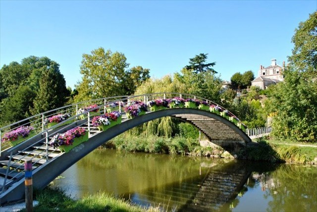 La passerelle (Chécy)