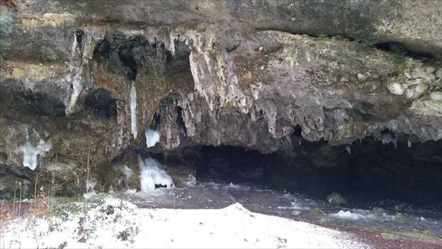 Die Höhle