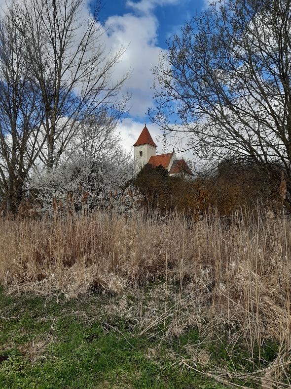 Kostel sv.Petra a Pavla - Krteň