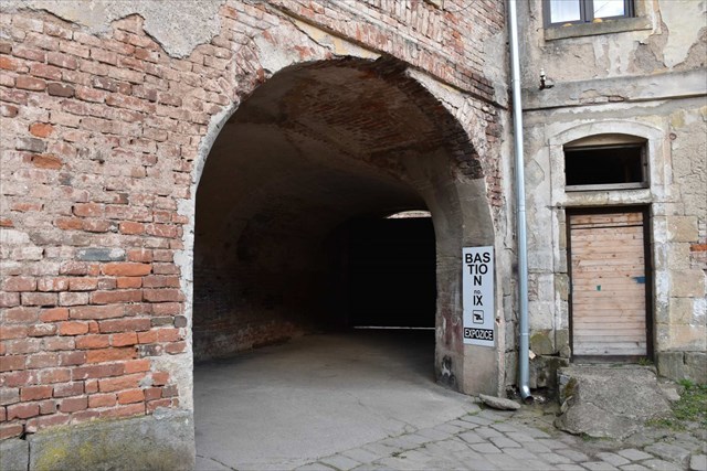 Průchod do Bastionu IX