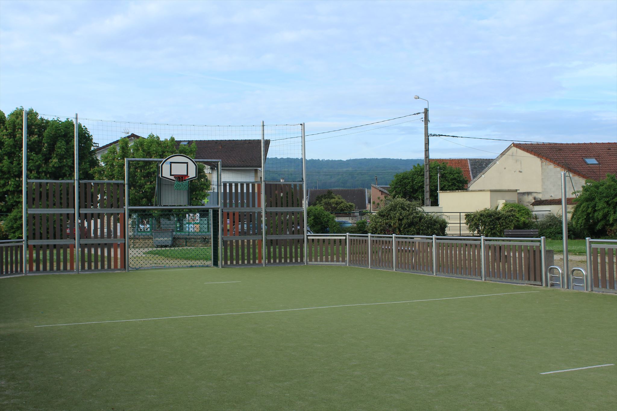 Terrain de Basket Damery, France Outdoor Basketball Courts on