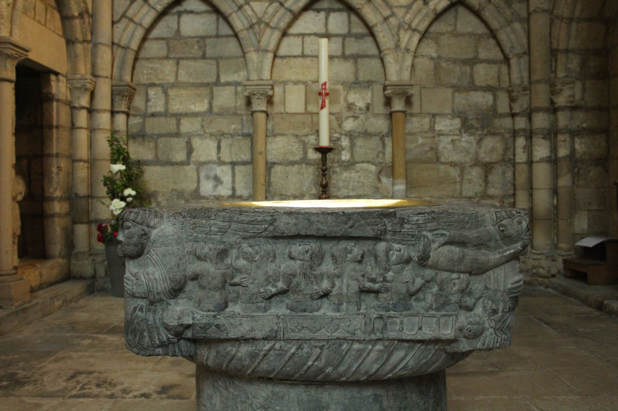 Les Fonts Baptismaux Cathédrale SaintÉtienne ChâlonsenChampagne