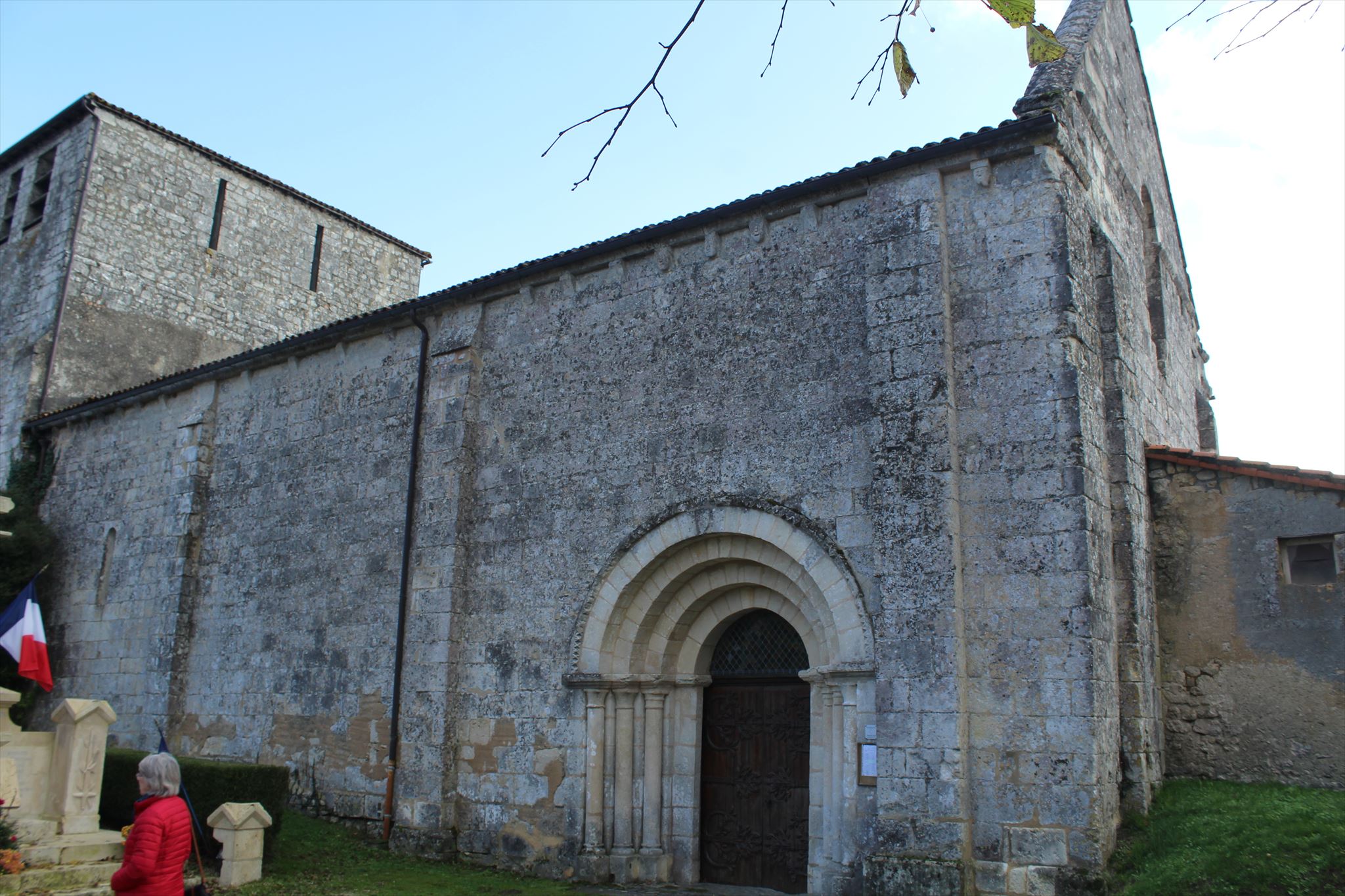 Eglise SaintEtienne MagnacLavaletteVillars, France Monuments