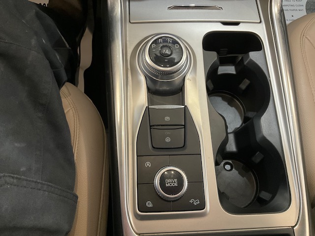 2020 Ford Explorer XLT AWD 2.3 L4 Turbo XLT AWD - Philips Repairables