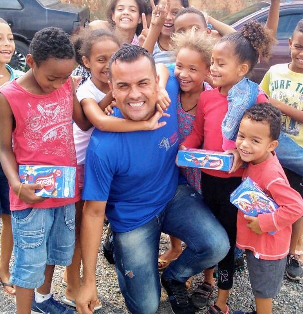 Entrega das arrecadações das caixas de bombons da Páscoa Solidária