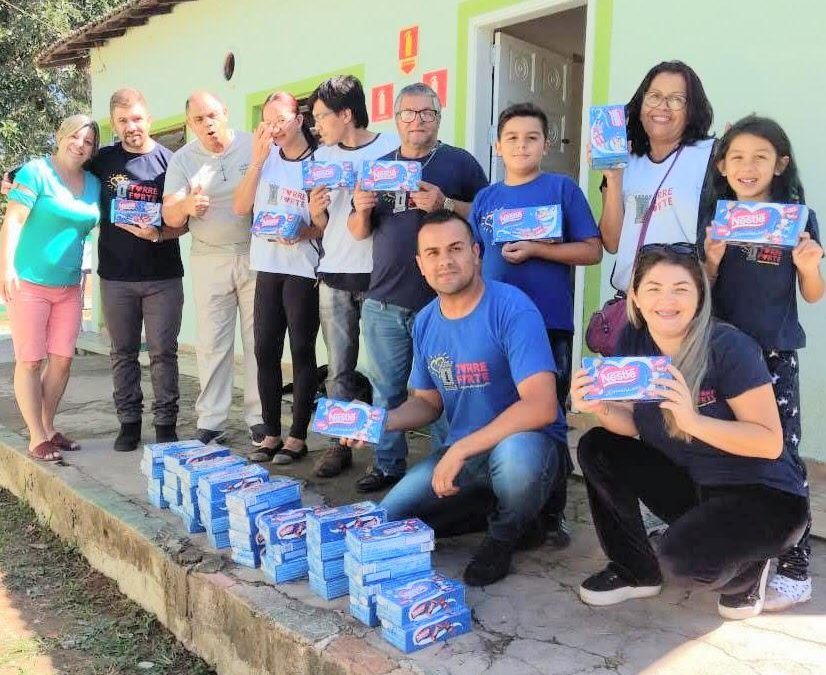 ONG Torre Forte realiza entrega de alimentos em clínica de dependentes químicos.